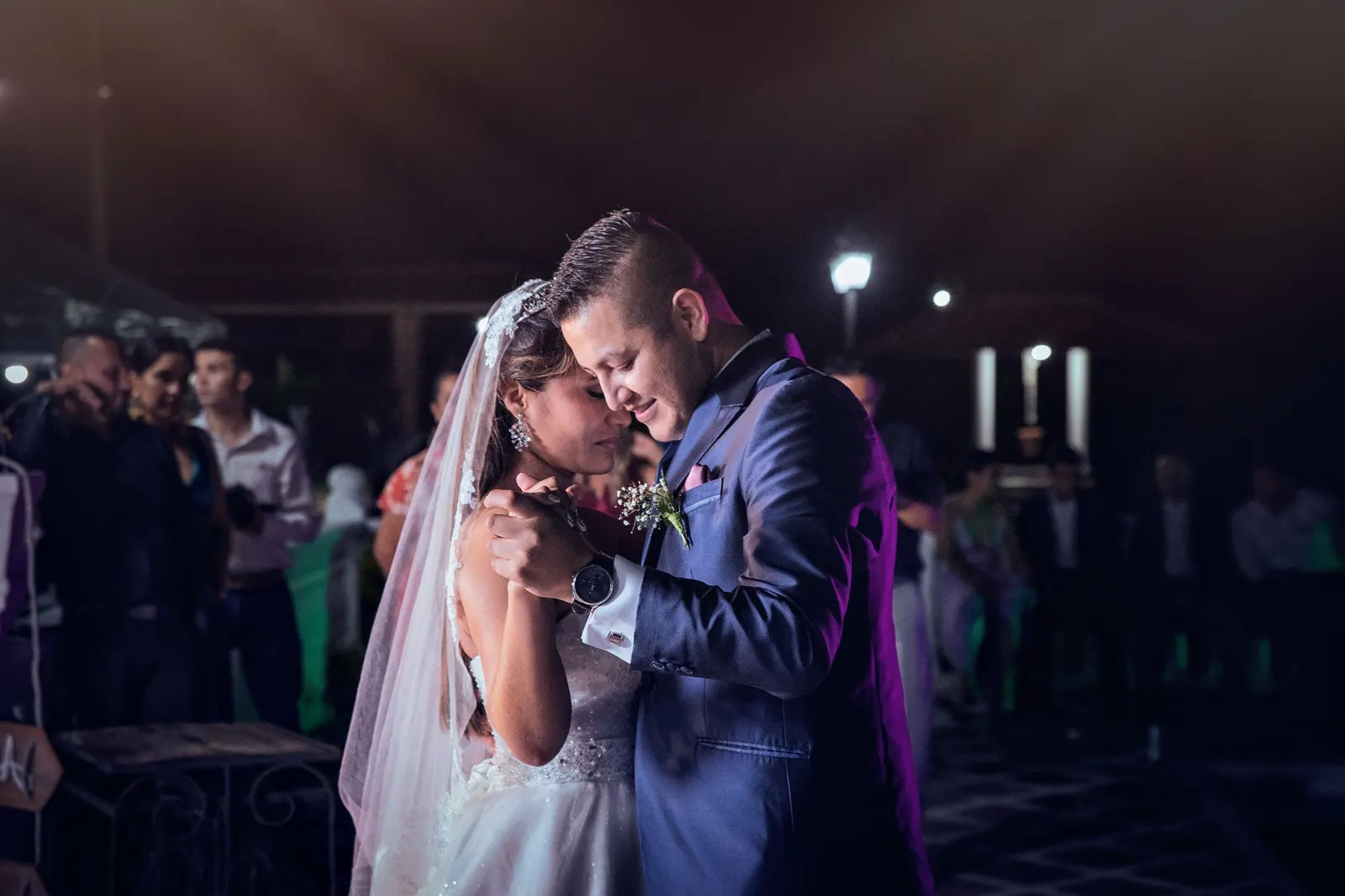 Primer baile de los novios en la recepción